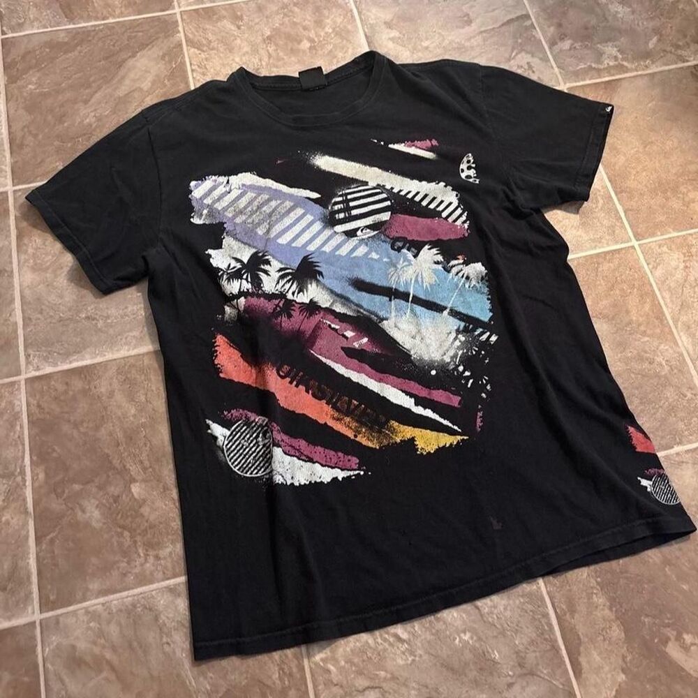 Vintage Y2K 2000s quicksilver wraparound tee, slight flaws, size large!